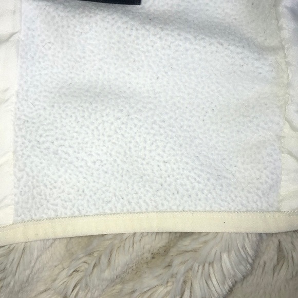 North Face Fitted 600 Down Vest - Picture 6 of 8